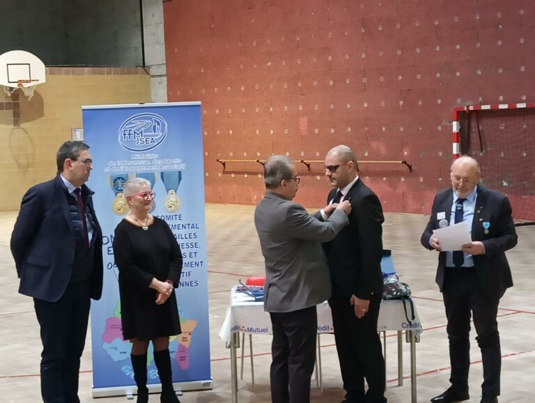 dbb42860 7041 402a adda 8c1894dff04e